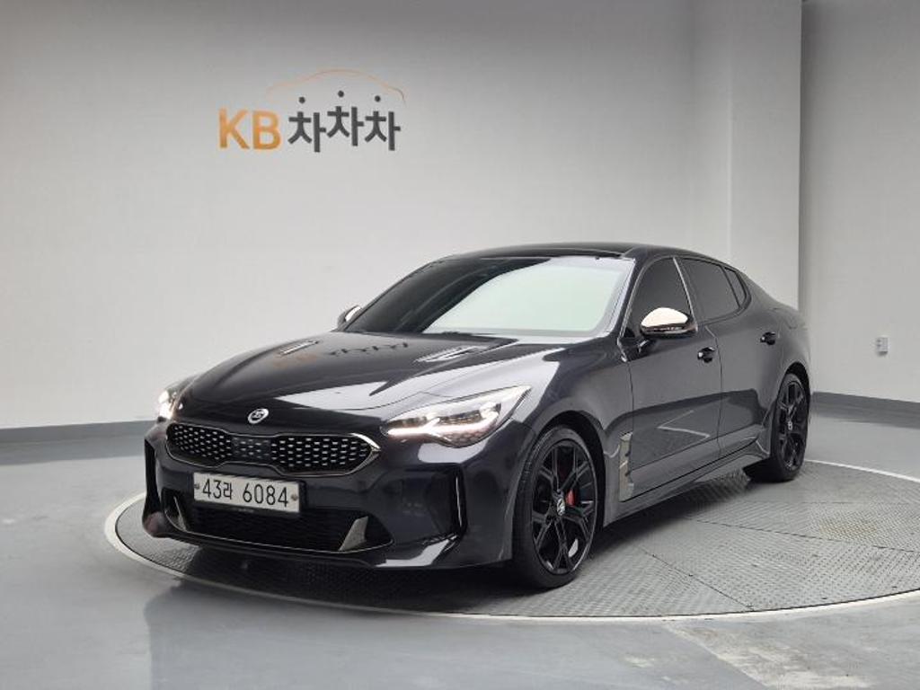 2018 KIA STINGER 