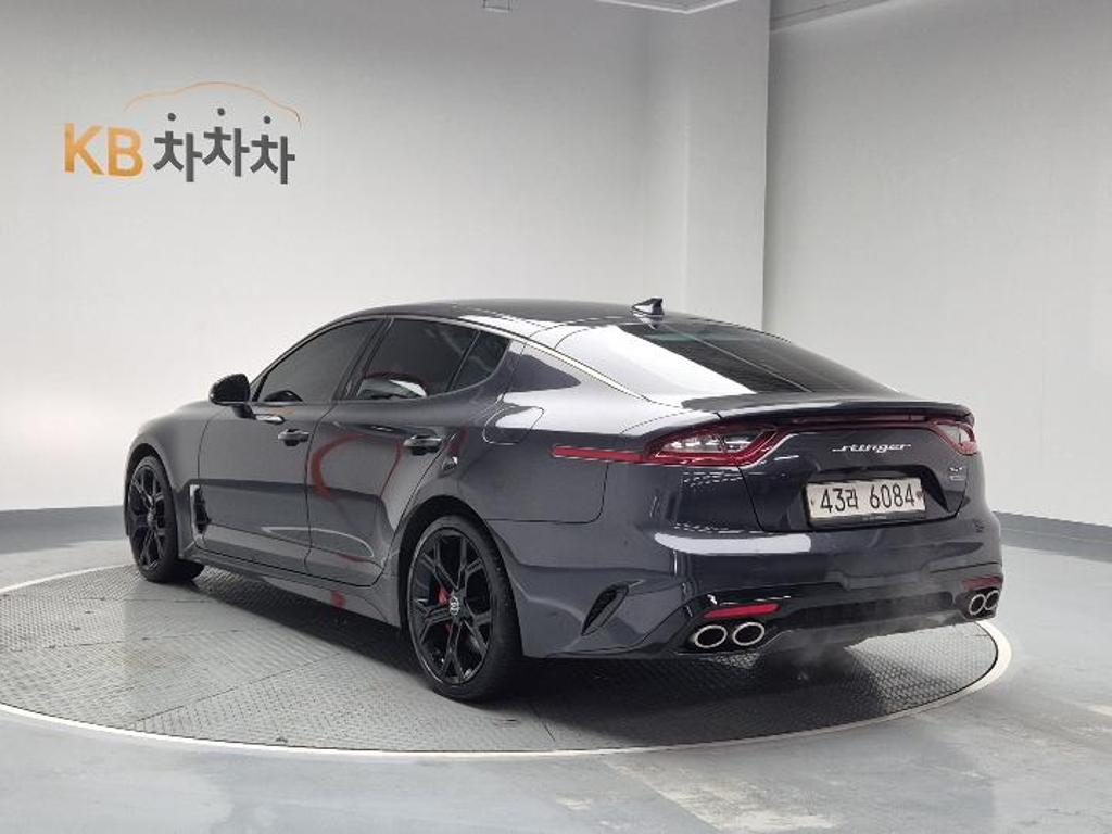 2018 KIA STINGER 