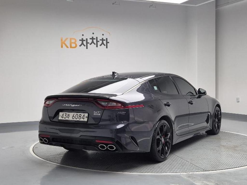 2018 KIA STINGER 