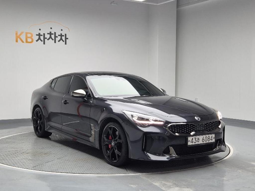 2018 KIA STINGER 