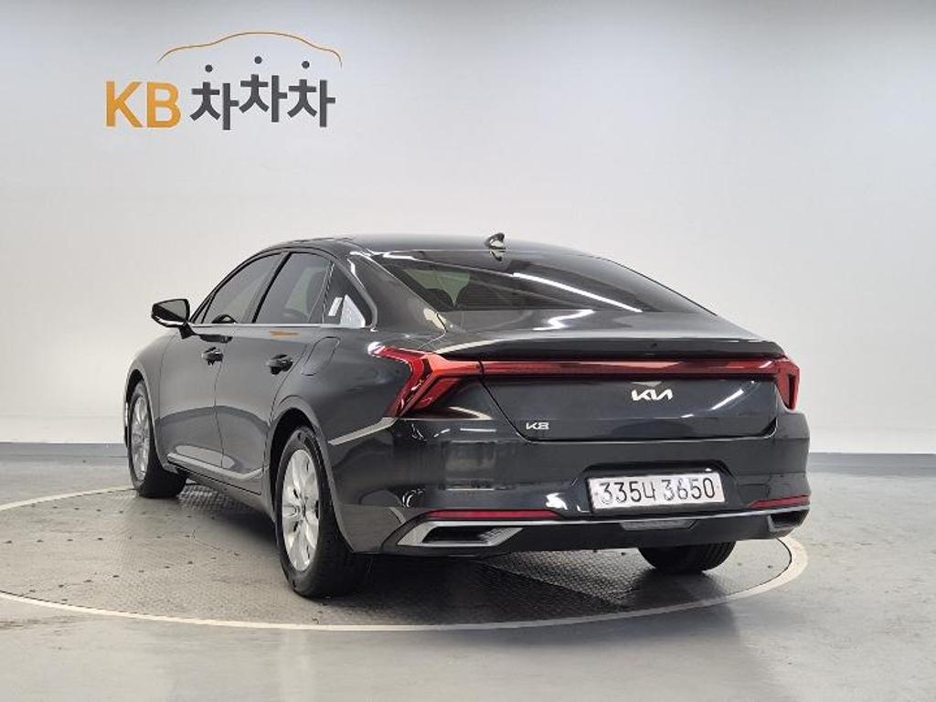 2022 KIA K8 