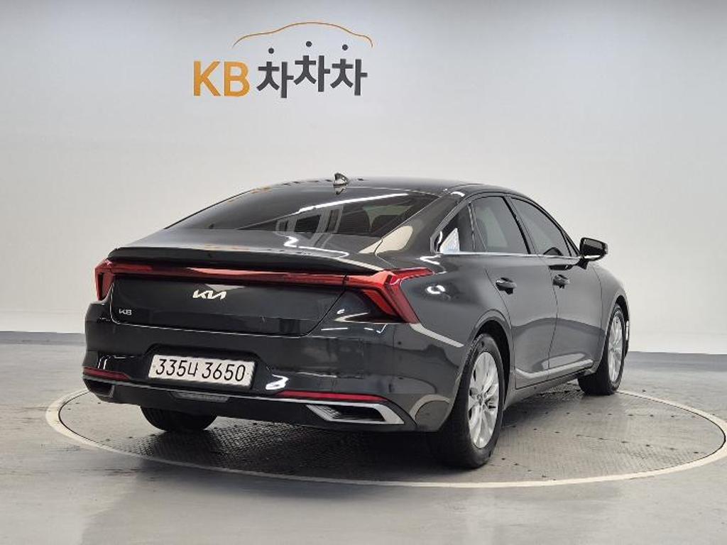 2022 KIA K8 