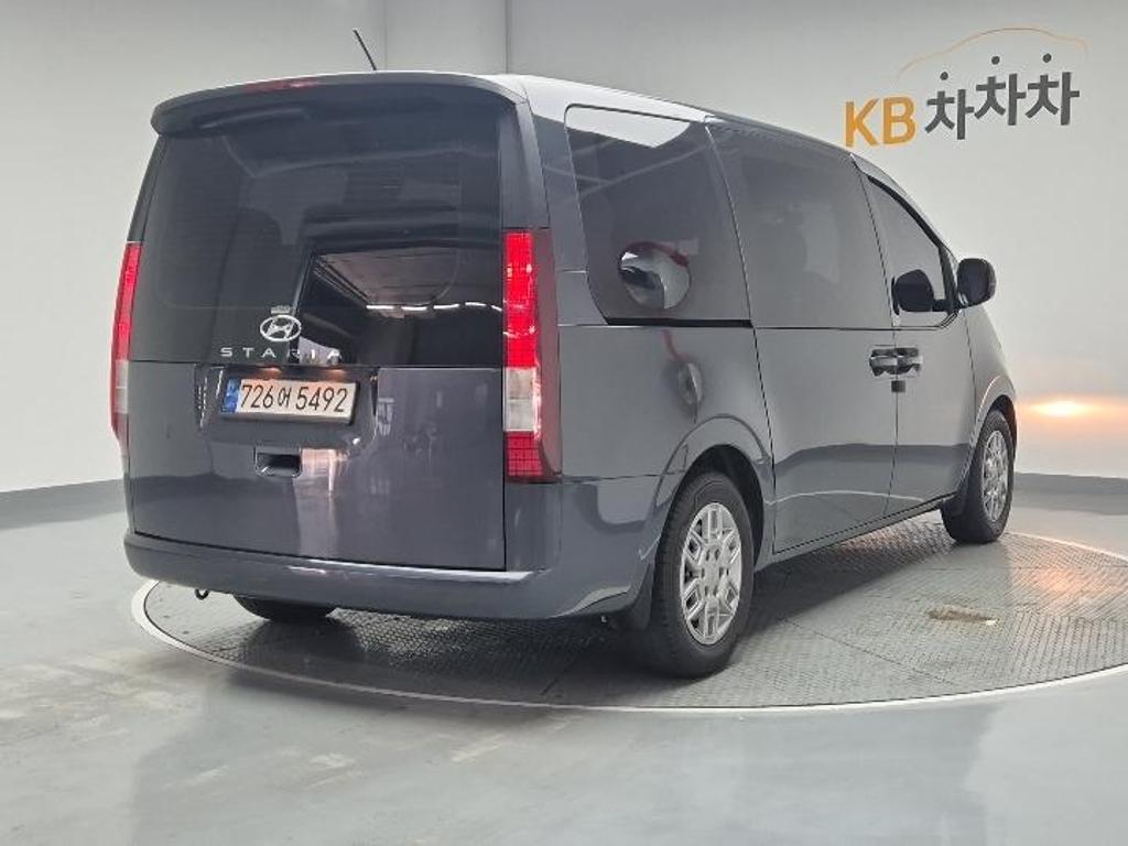 2022 HYUNDAI STARIA 