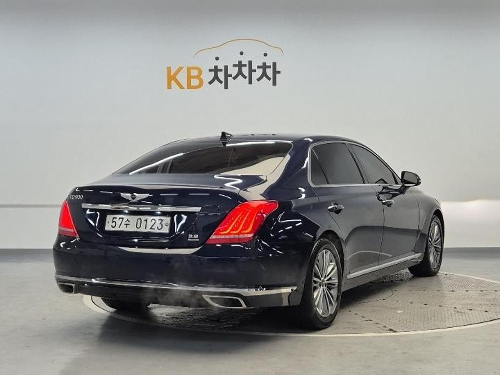 2017 GENESIS EQ900 