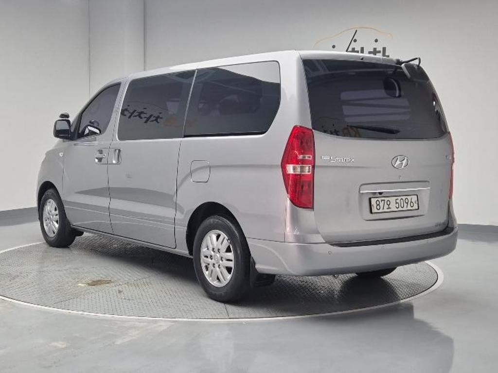 2019 HYUNDAI THE NEW GRAND STAREX 