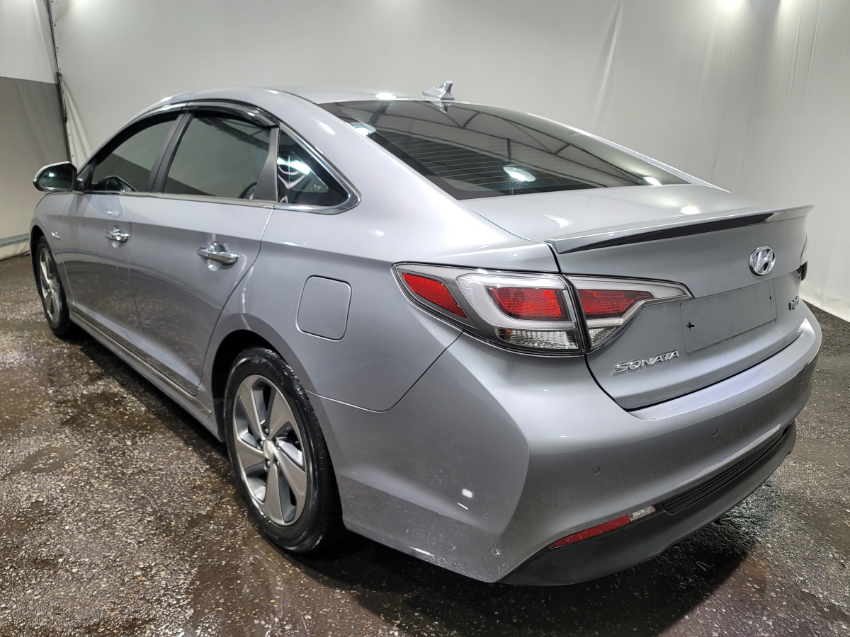 2016 HYUNDAI LF SONATA HYBRID 