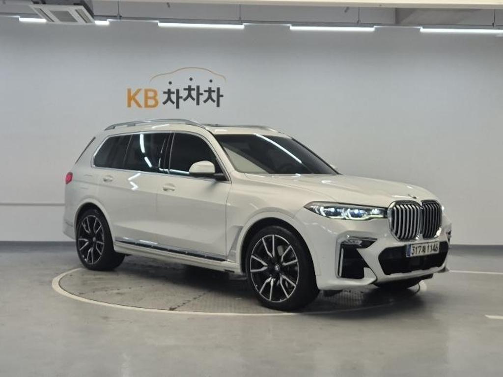 2021 BMW X7 