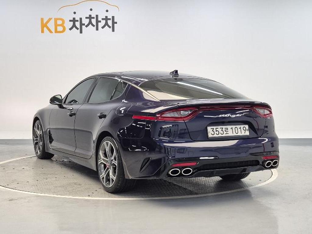 2020 KIA STINGER 