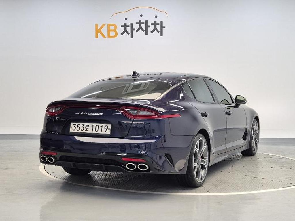 2020 KIA STINGER 