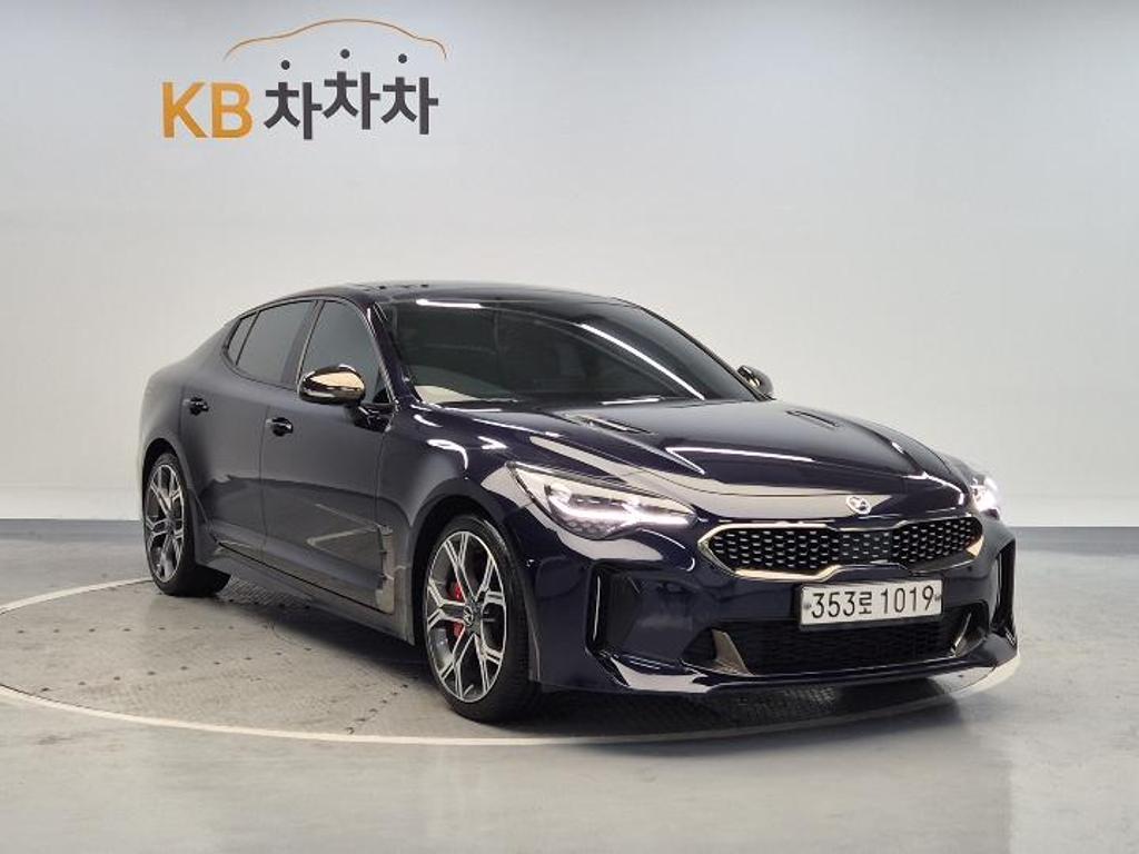 2020 KIA STINGER 