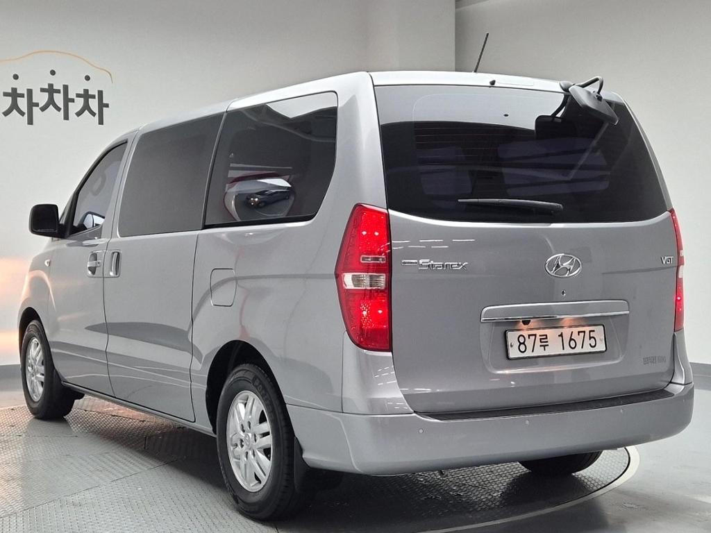 2019 HYUNDAI THE NEW GRAND STAREX 