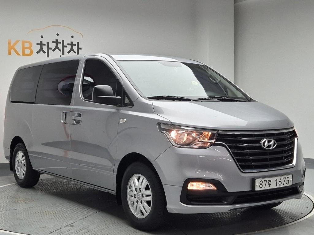 2019 HYUNDAI THE NEW GRAND STAREX 