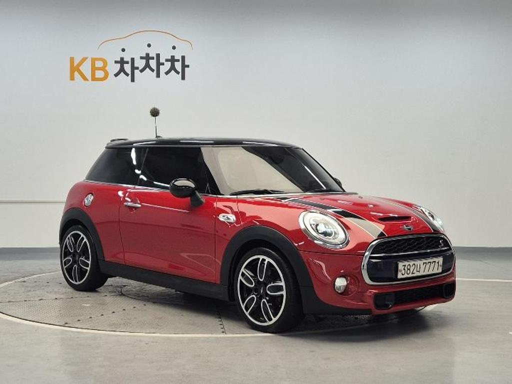 2016 MINI COOPER 