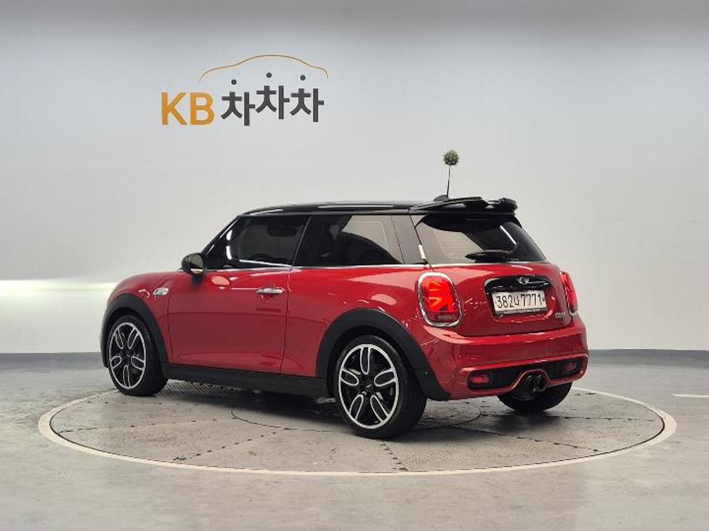 2016 MINI COOPER 
