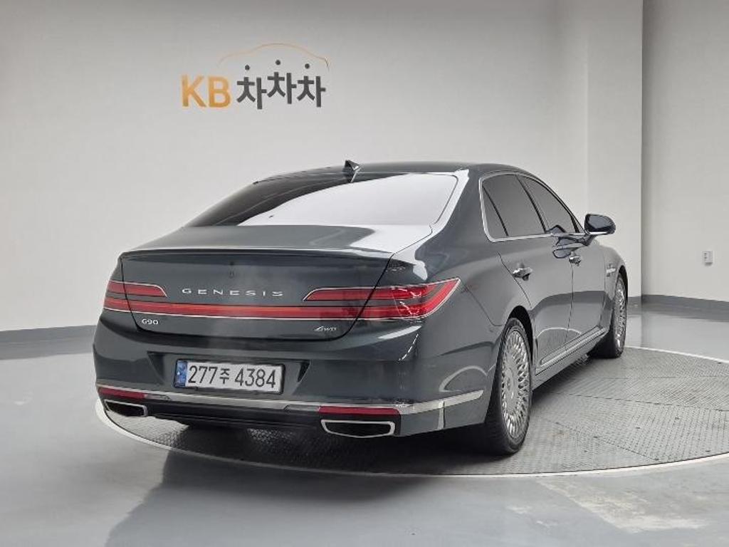 2021 GENESIS G90 
