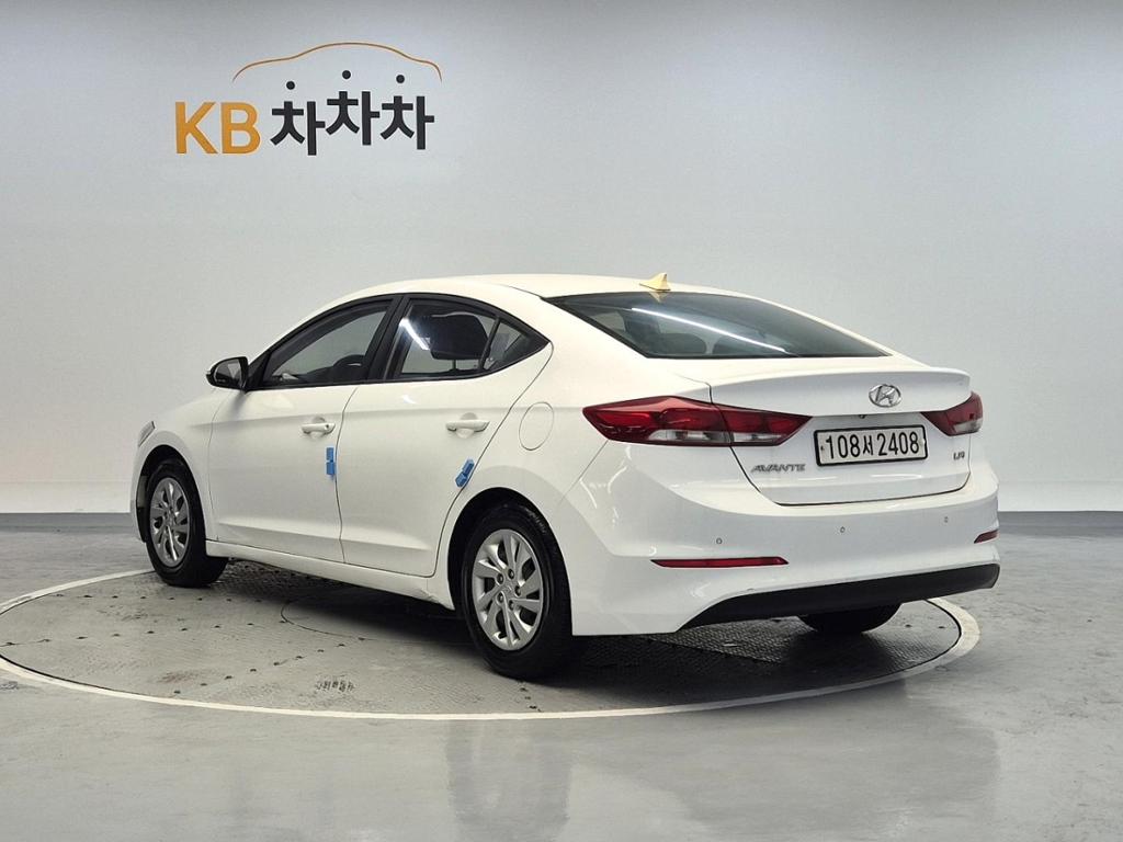 2017 HYUNDAI AVANTE AD 