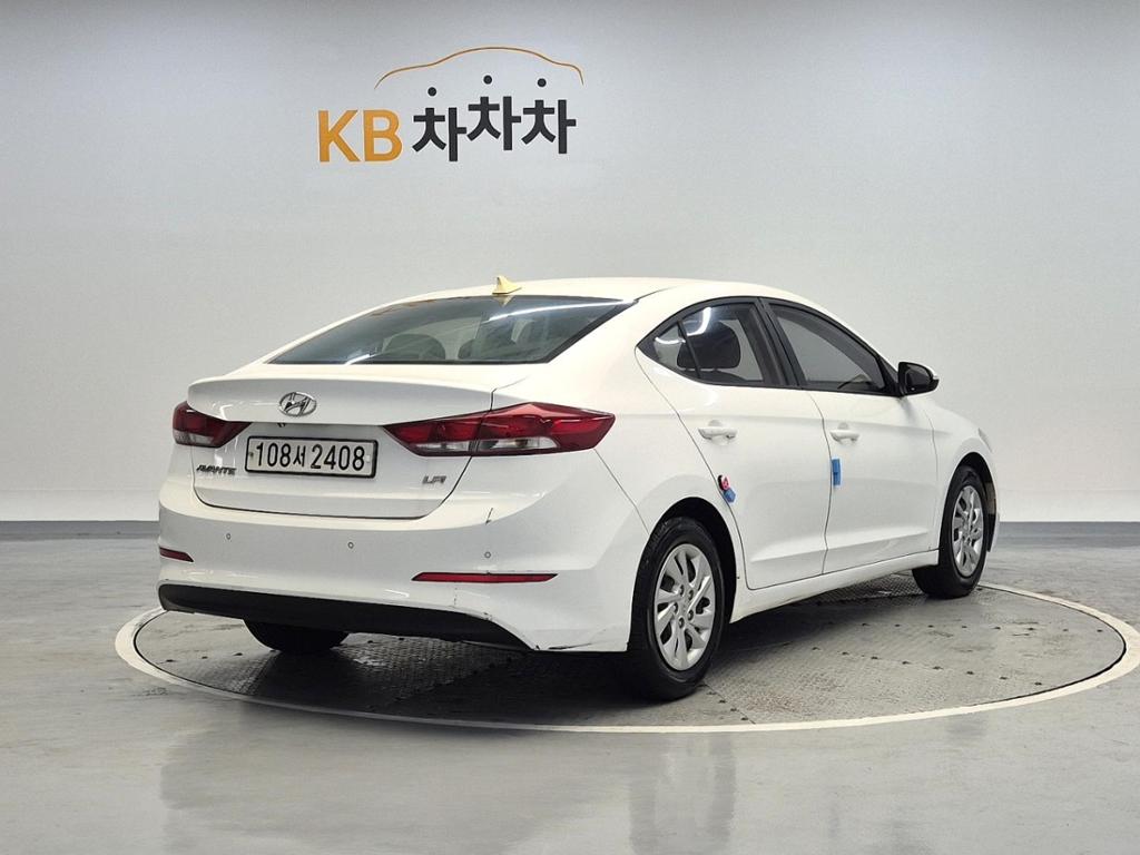 2017 HYUNDAI AVANTE AD 