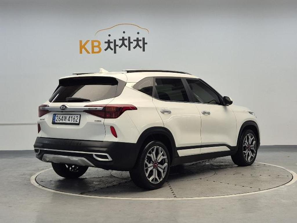 2022 KIA SELTOS 