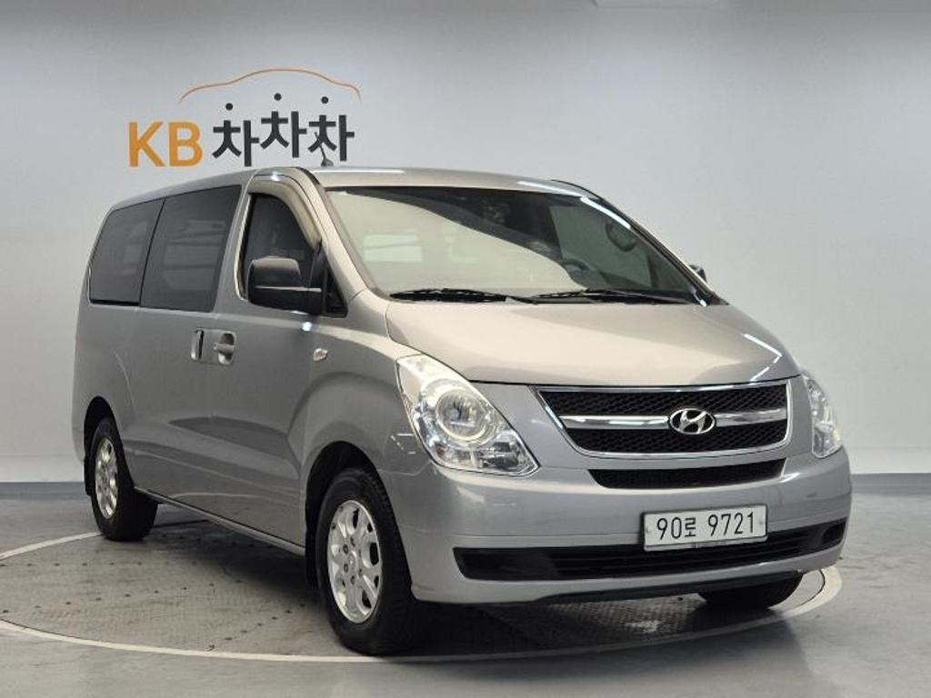 2011 HYUNDAI GRAND STAREX 