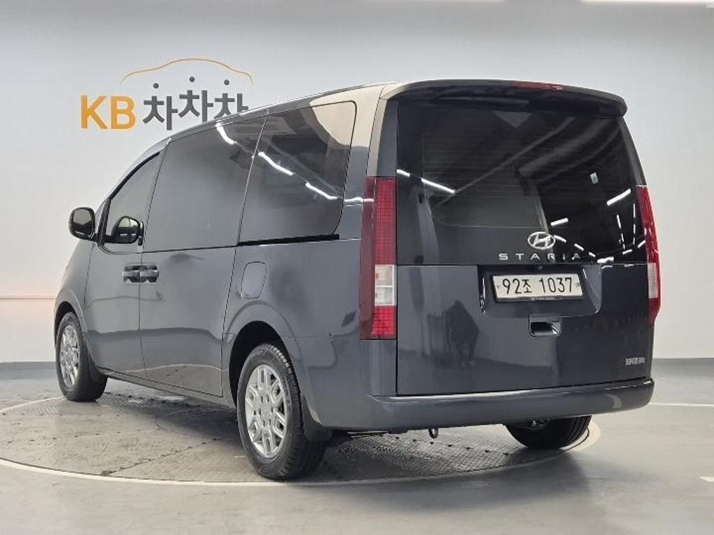2022 HYUNDAI STARIA 