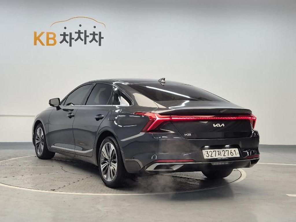 2022 KIA K8 