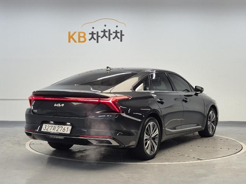 2022 KIA K8 