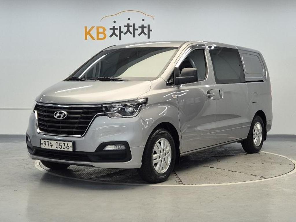 2021 HYUNDAI THE NEW GRAND STAREX 