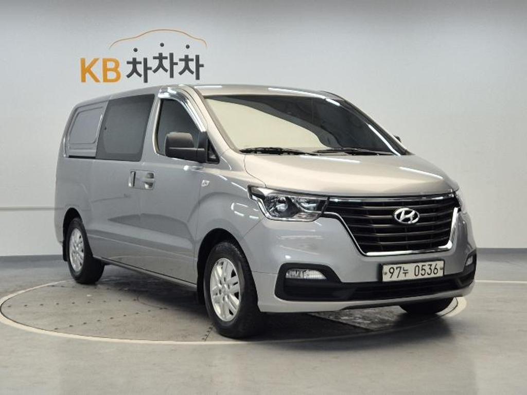 2021 HYUNDAI THE NEW GRAND STAREX 