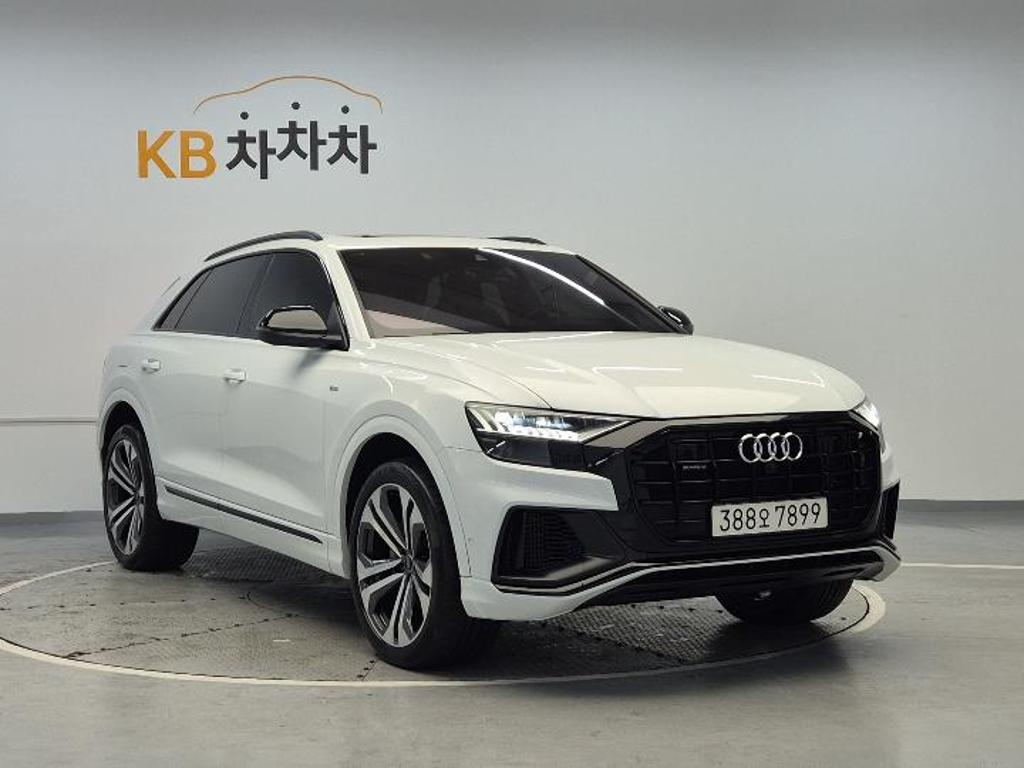 2023 AUDI Q8 