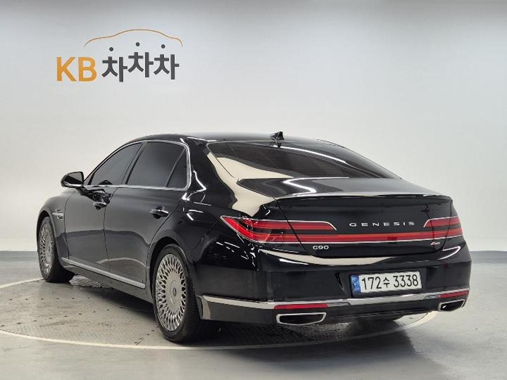 2021 GENESIS G90 