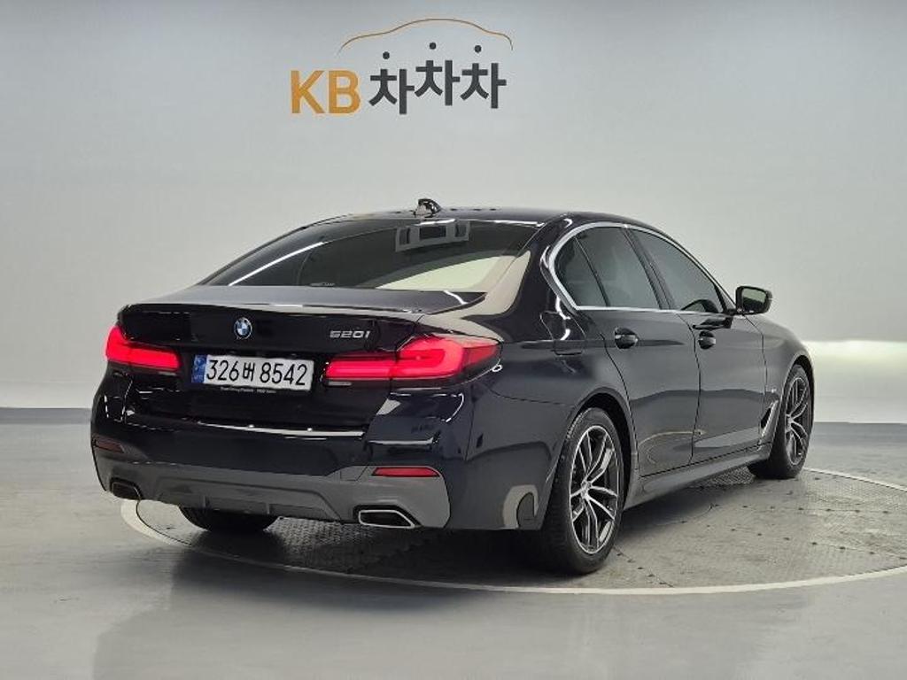 2022 BMW 5 SERIES (7Gen) 