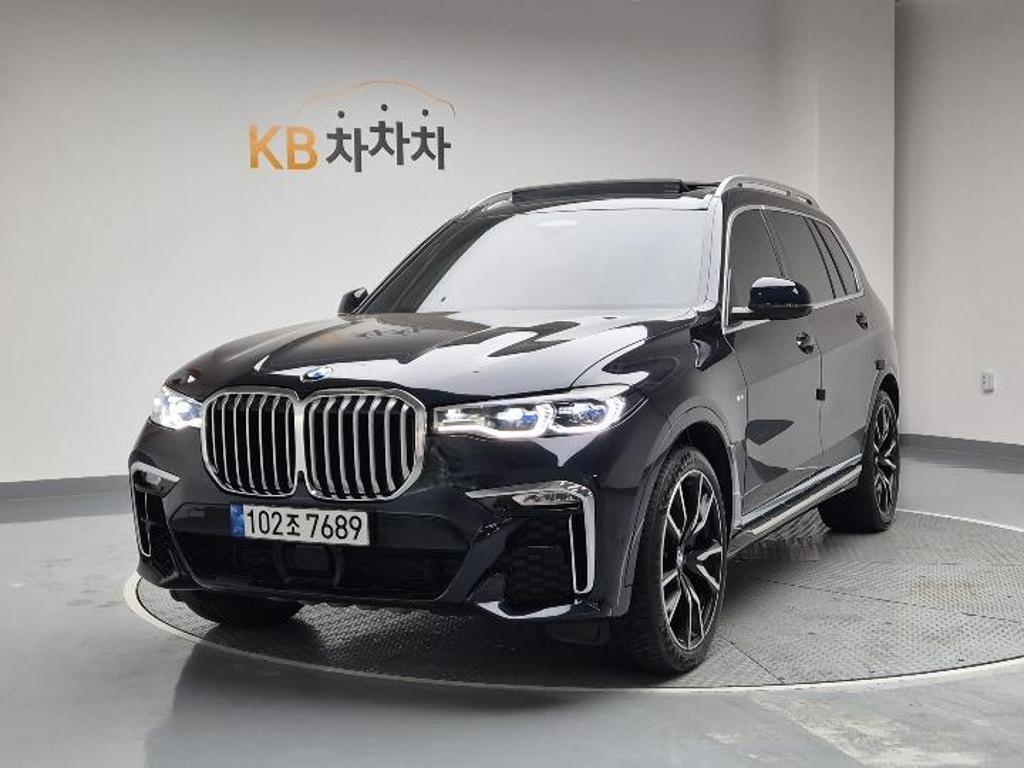 2022 BMW X7 