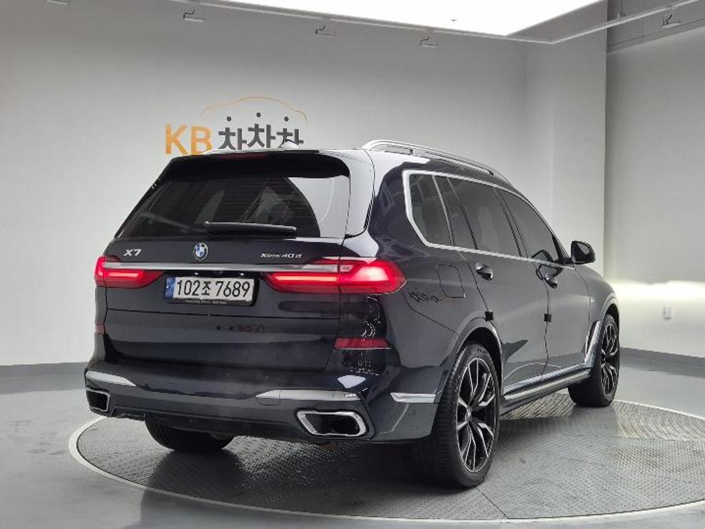 2022 BMW X7 
