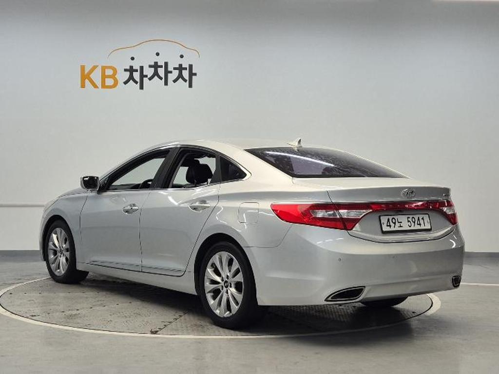 2011 HYUNDAI GRANDEUR HG 