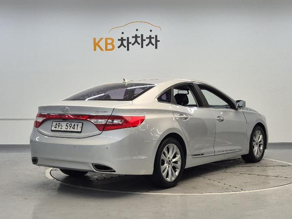 2011 HYUNDAI GRANDEUR HG 