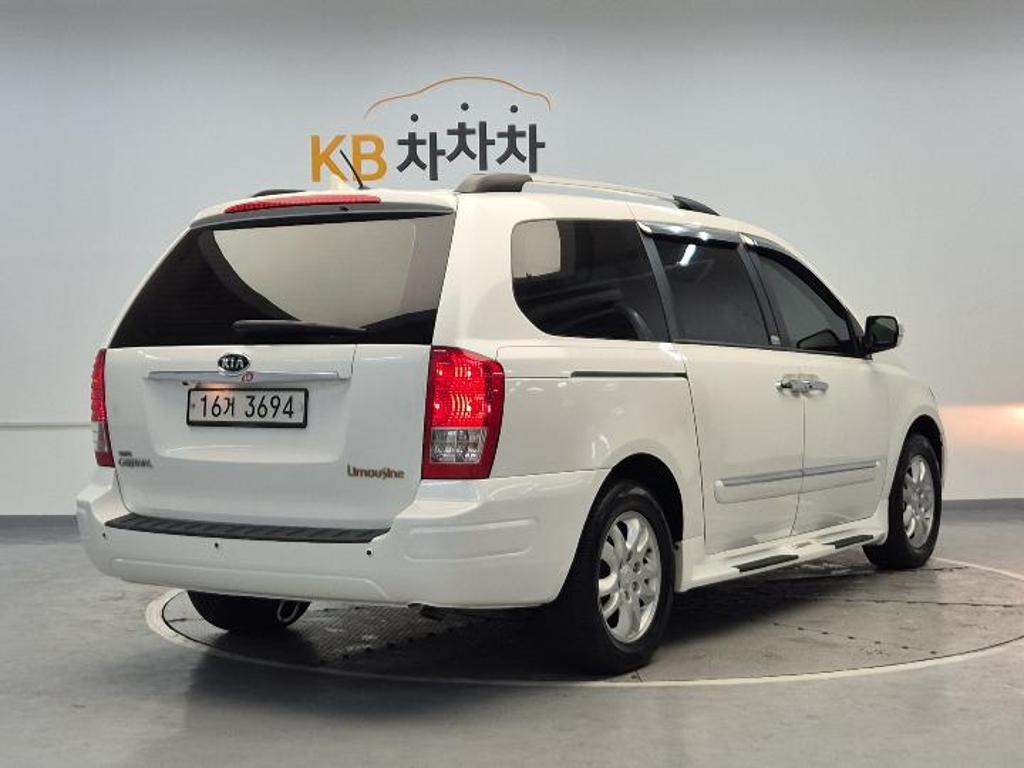2013 KIA CARNIVAL R 