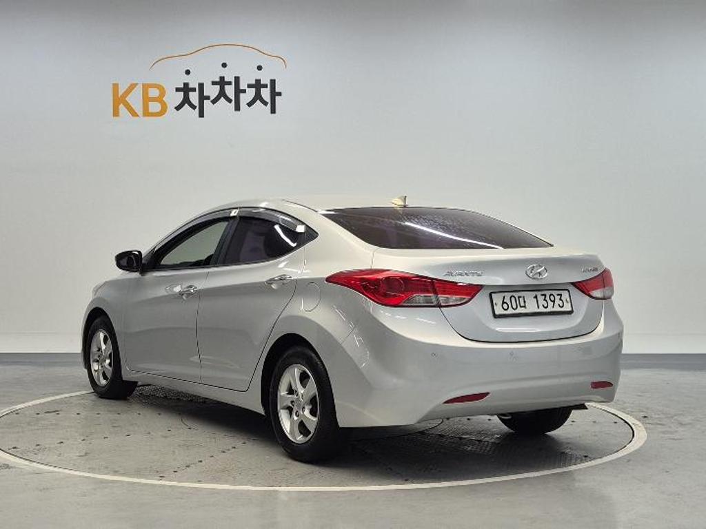 2011 HYUNDAI AVANTE MD 