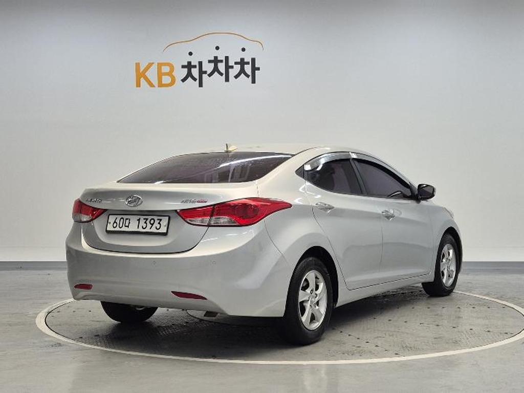 2011 HYUNDAI AVANTE MD 