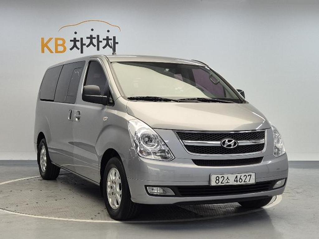 2011 HYUNDAI GRAND STAREX 