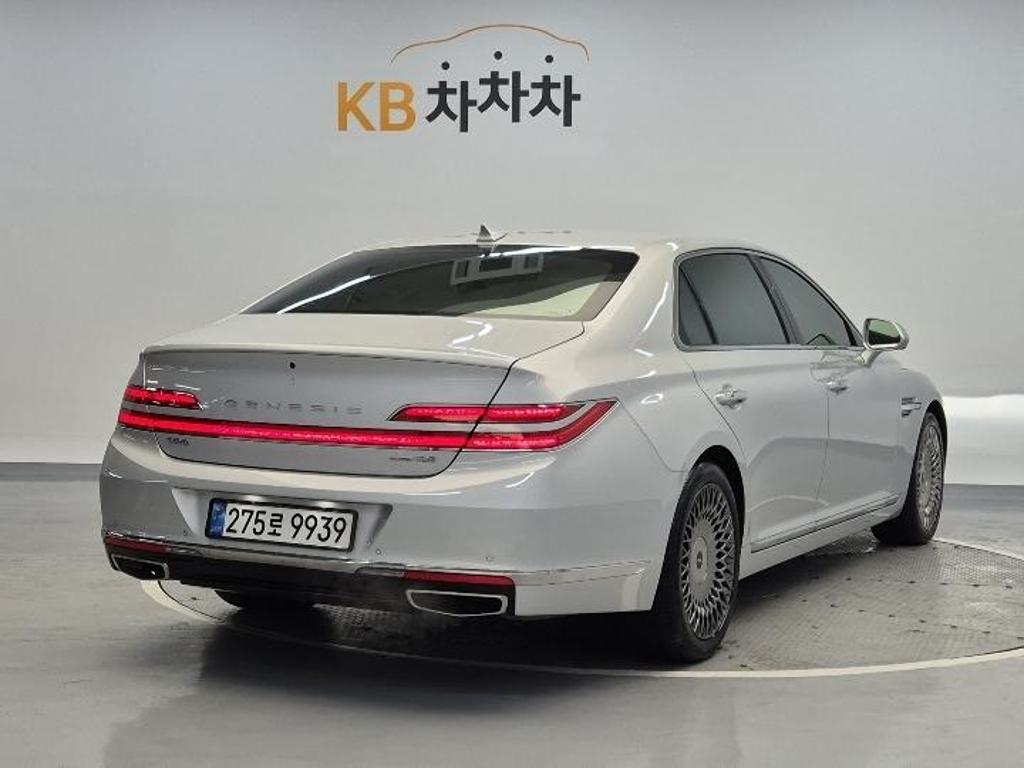 2019 GENESIS G90 