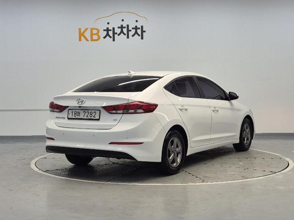 2018 HYUNDAI AVANTE AD 