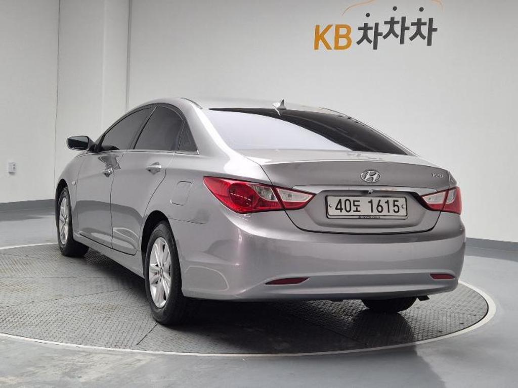 2011 HYUNDAI SONATA (YF) 