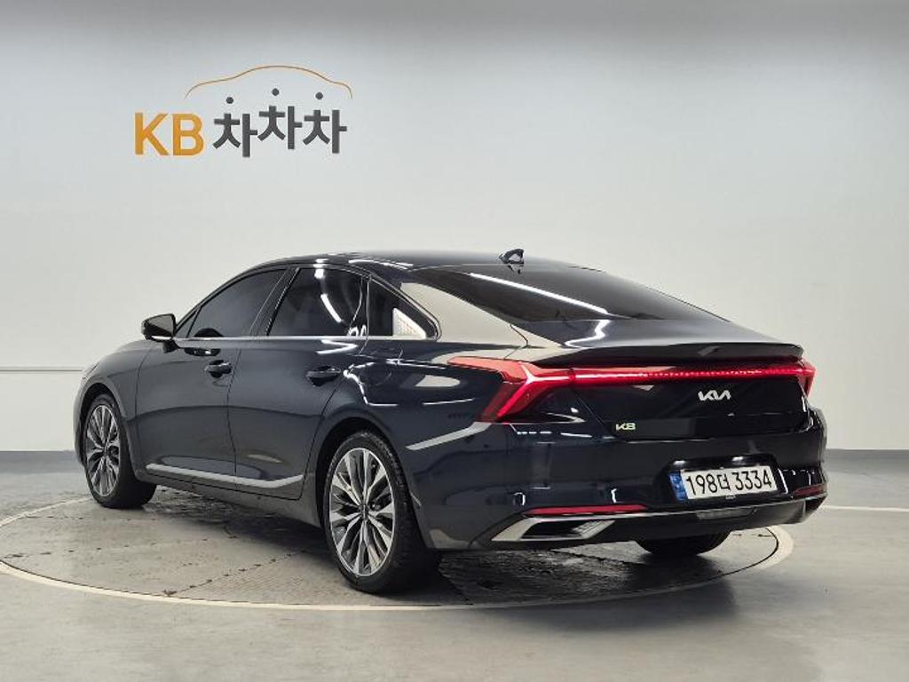 2022 KIA K8 
