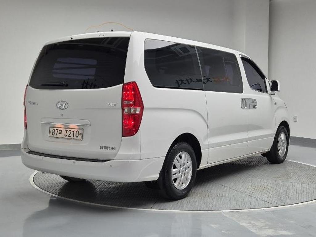 2019 HYUNDAI THE NEW GRAND STAREX 