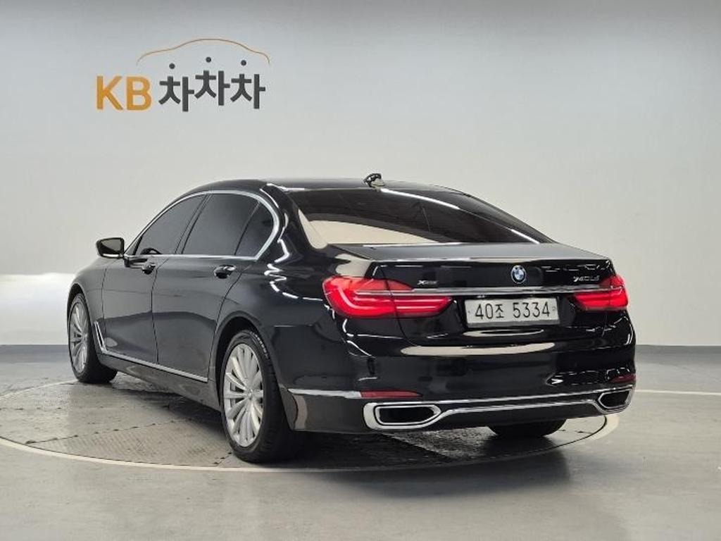 2016 BMW 7 SERIES (6Gen) 