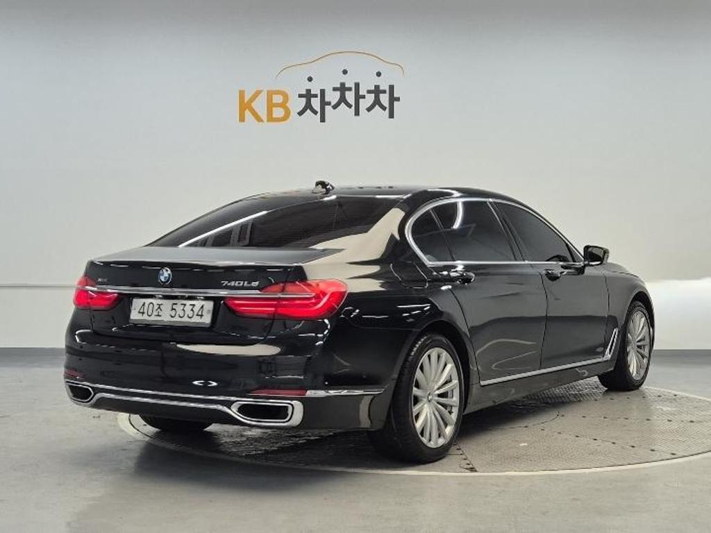 2016 BMW 7 SERIES (6Gen) 
