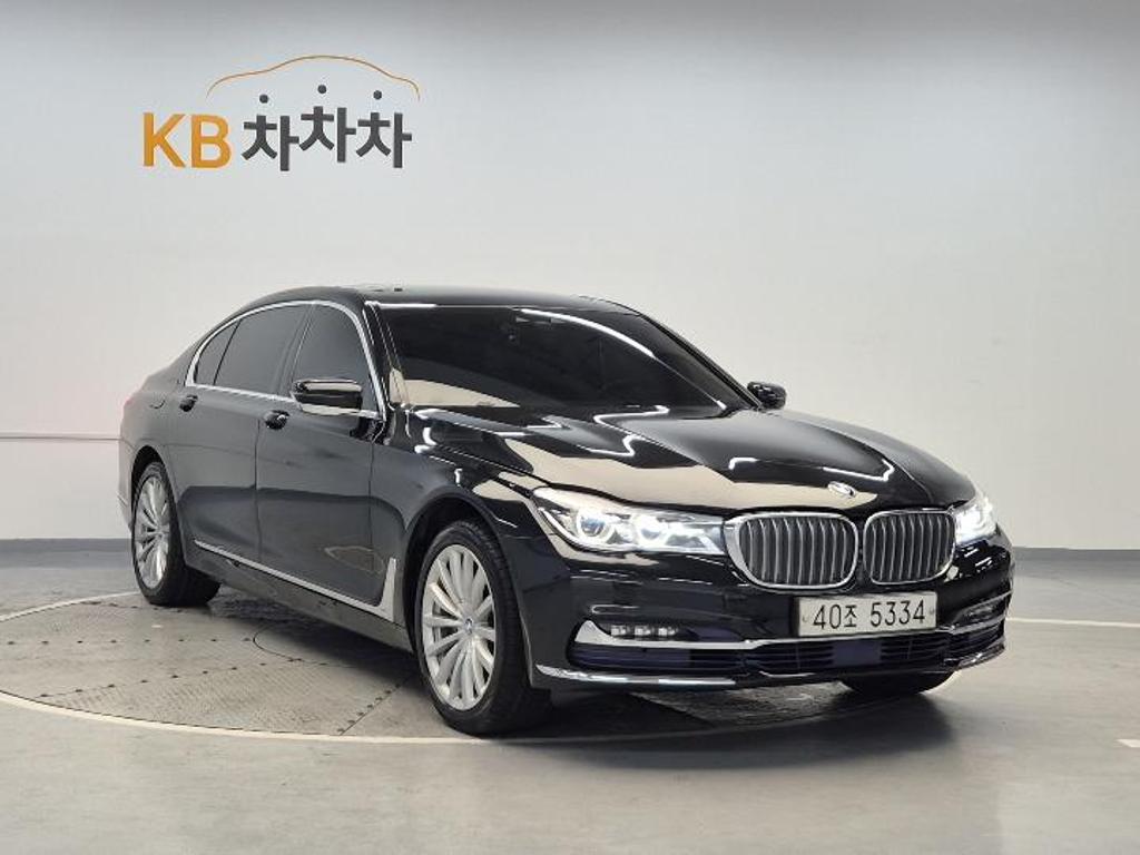 2016 BMW 7 SERIES (6Gen) 