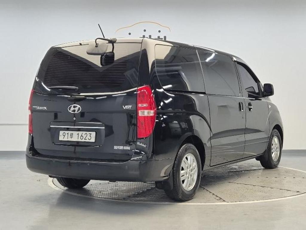 2017 HYUNDAI GRAND STAREX 