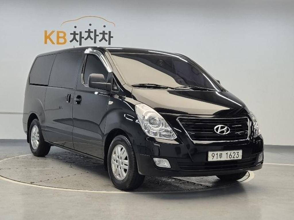2017 HYUNDAI GRAND STAREX 