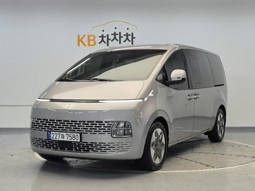 2025 HYUNDAI STARIA 